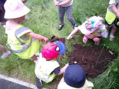Montagu Hall Creates a Time Capsule with Nursery Children